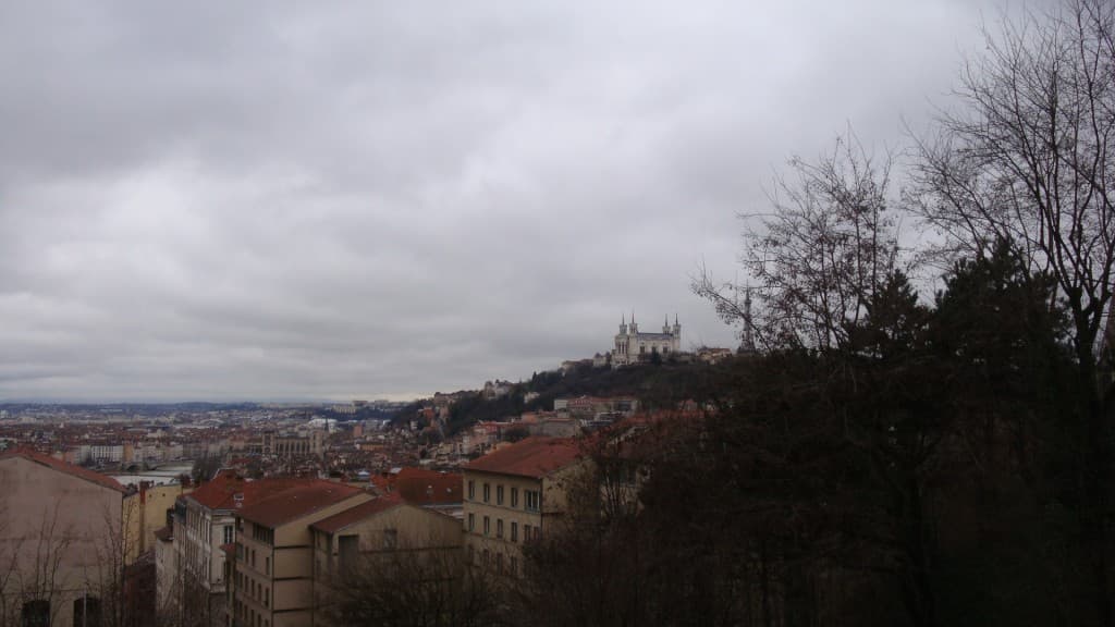 Lyon entre  2 averses