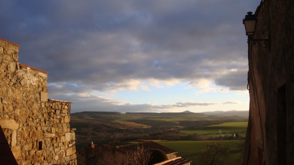  Vue depuis le joli village de Montpeyroux