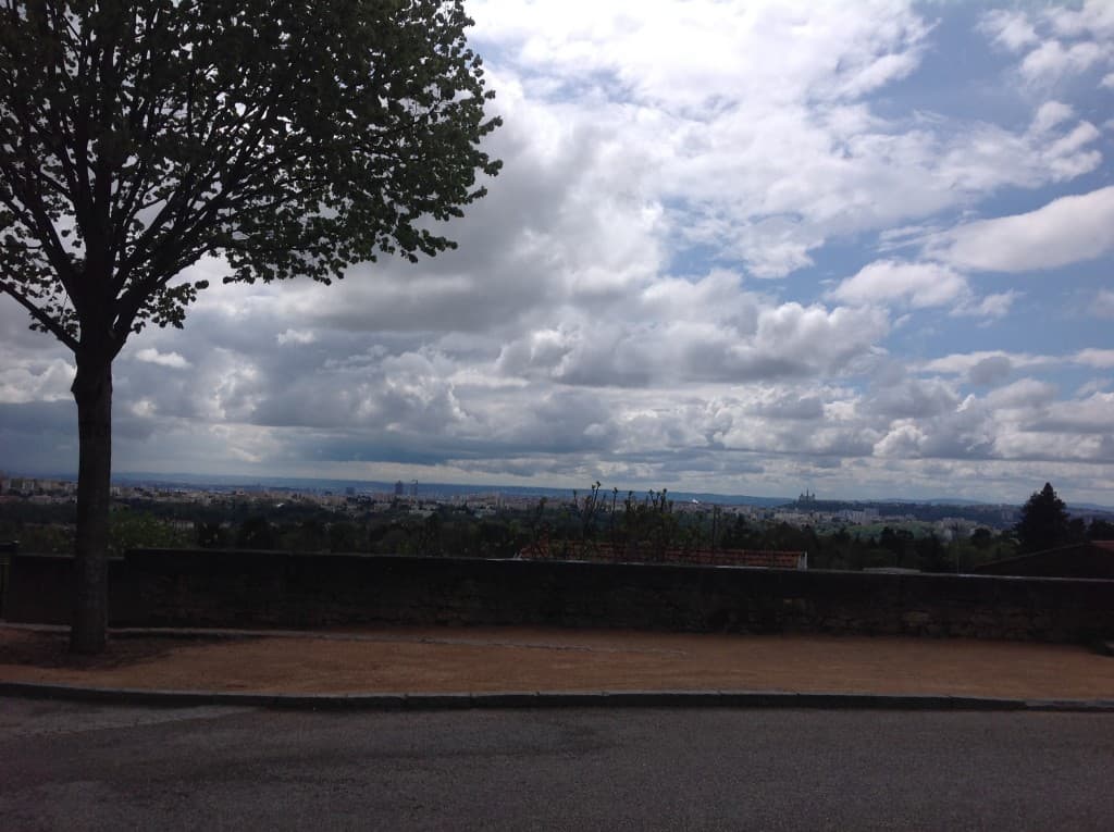 Les nuages sur la Ville