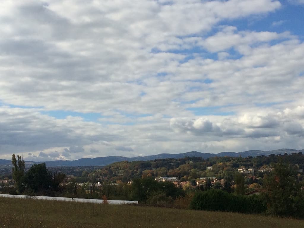Monts du lyonnais vus de St Genis Laval