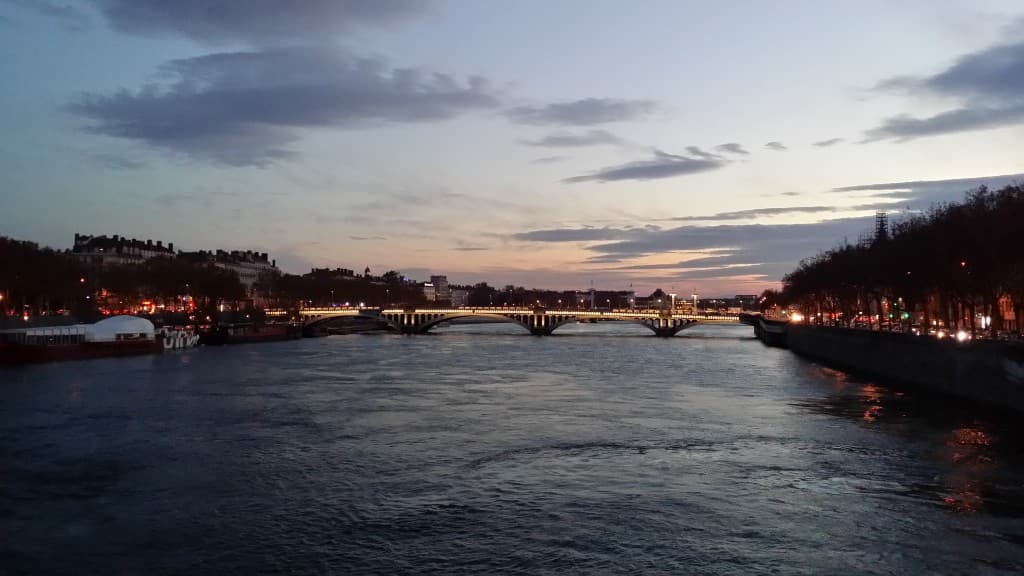 coucher de soleil sur le Rhône à Lyon