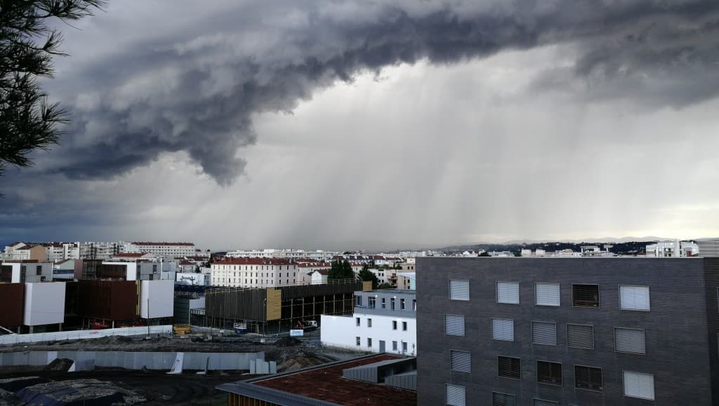 Rideau de pluie qui arrive