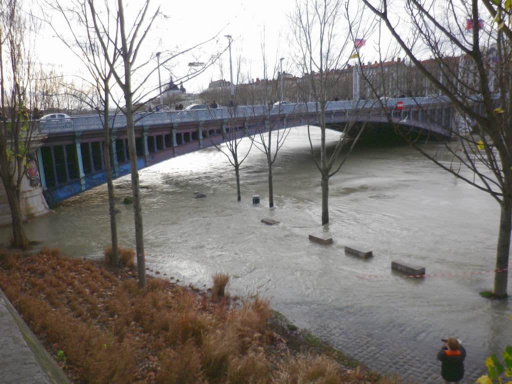 Le Rhône déborde