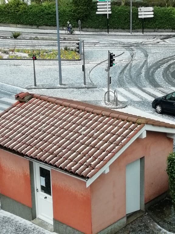 Violent orage de grêle