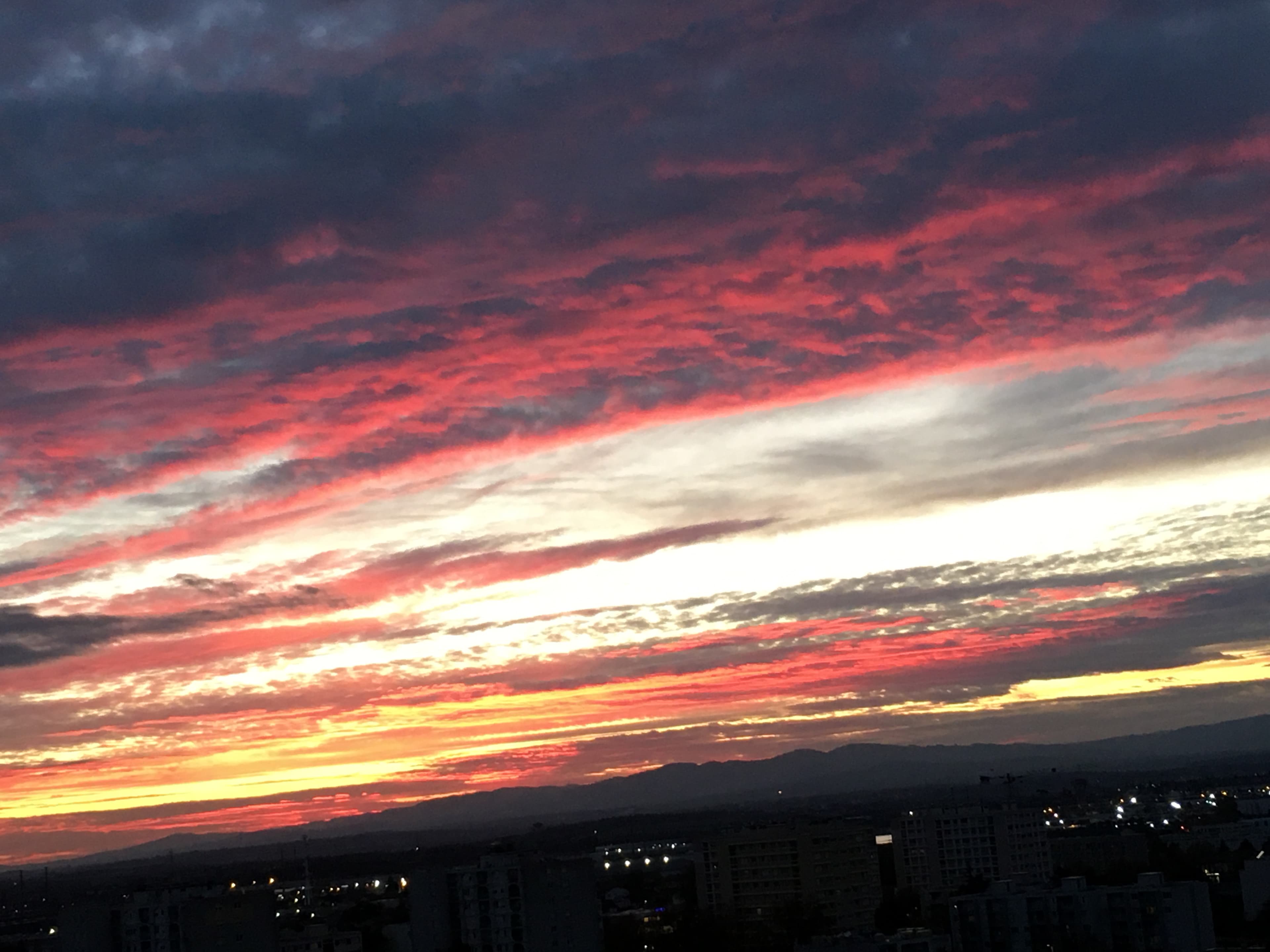 Coucher de soleil sur les monts du Lyonnais