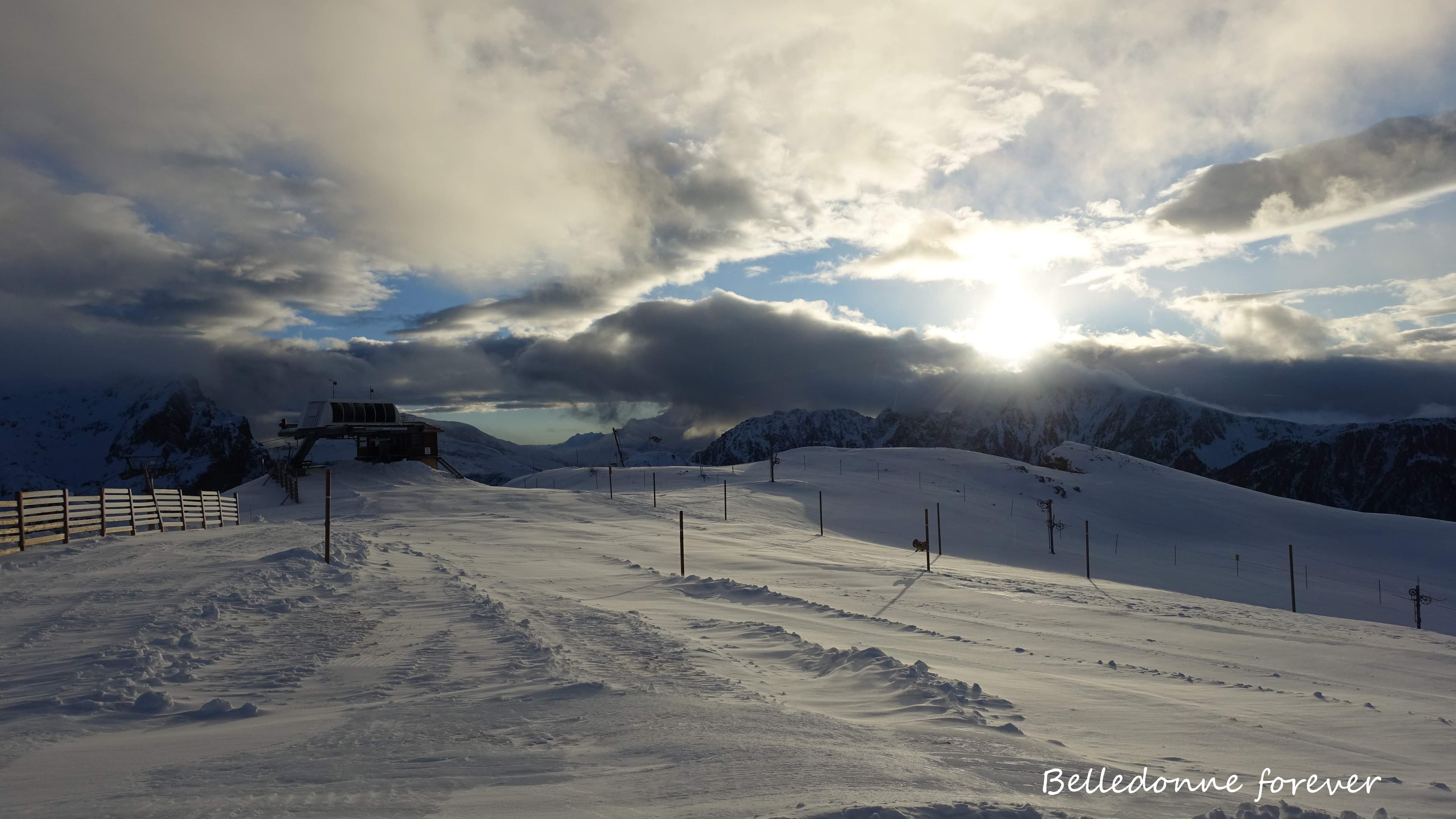 Un peu de neige fraîche non prévue à partir de 1900m A.P.