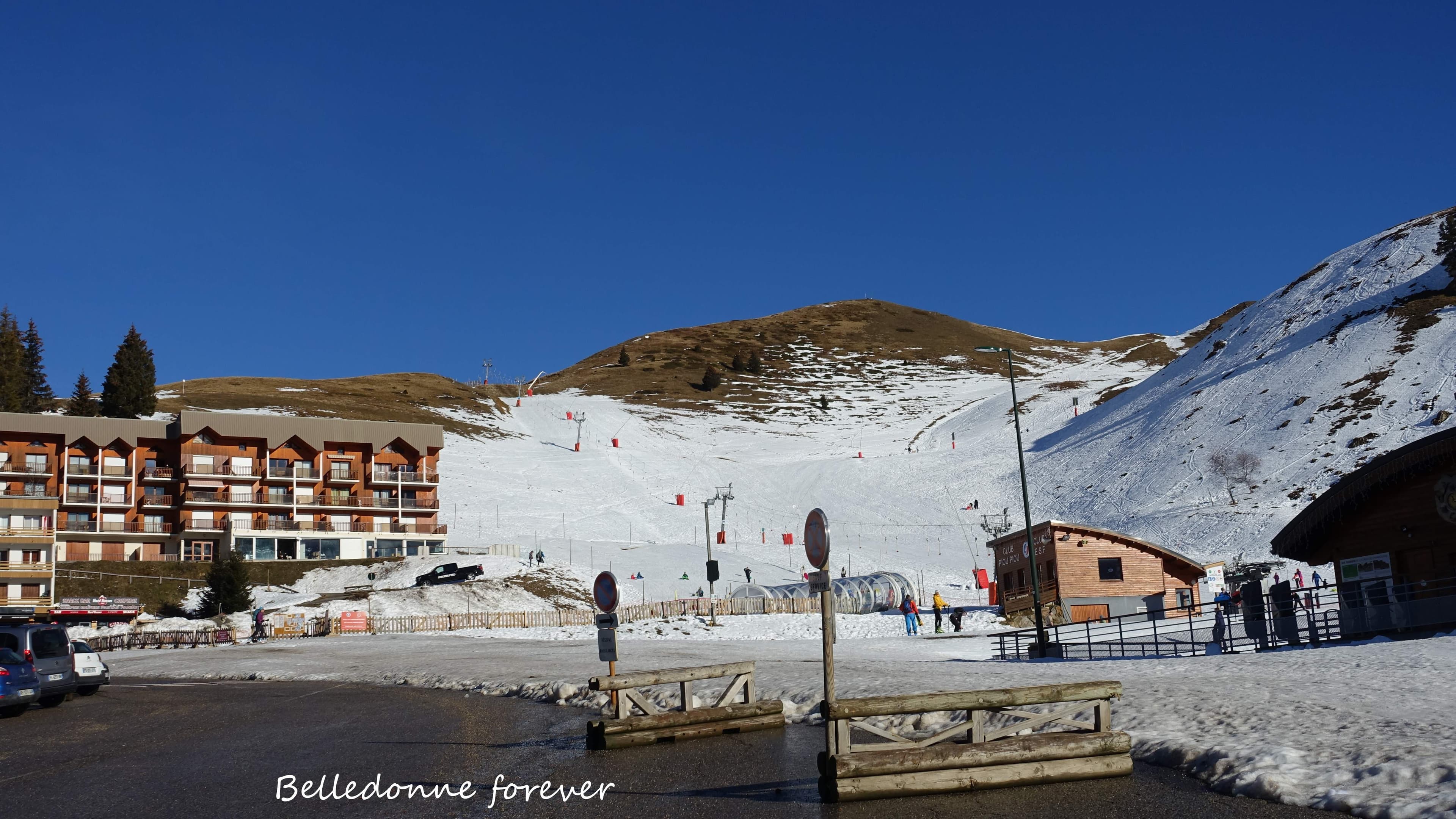 Beau soleil, la neige fond A.P.