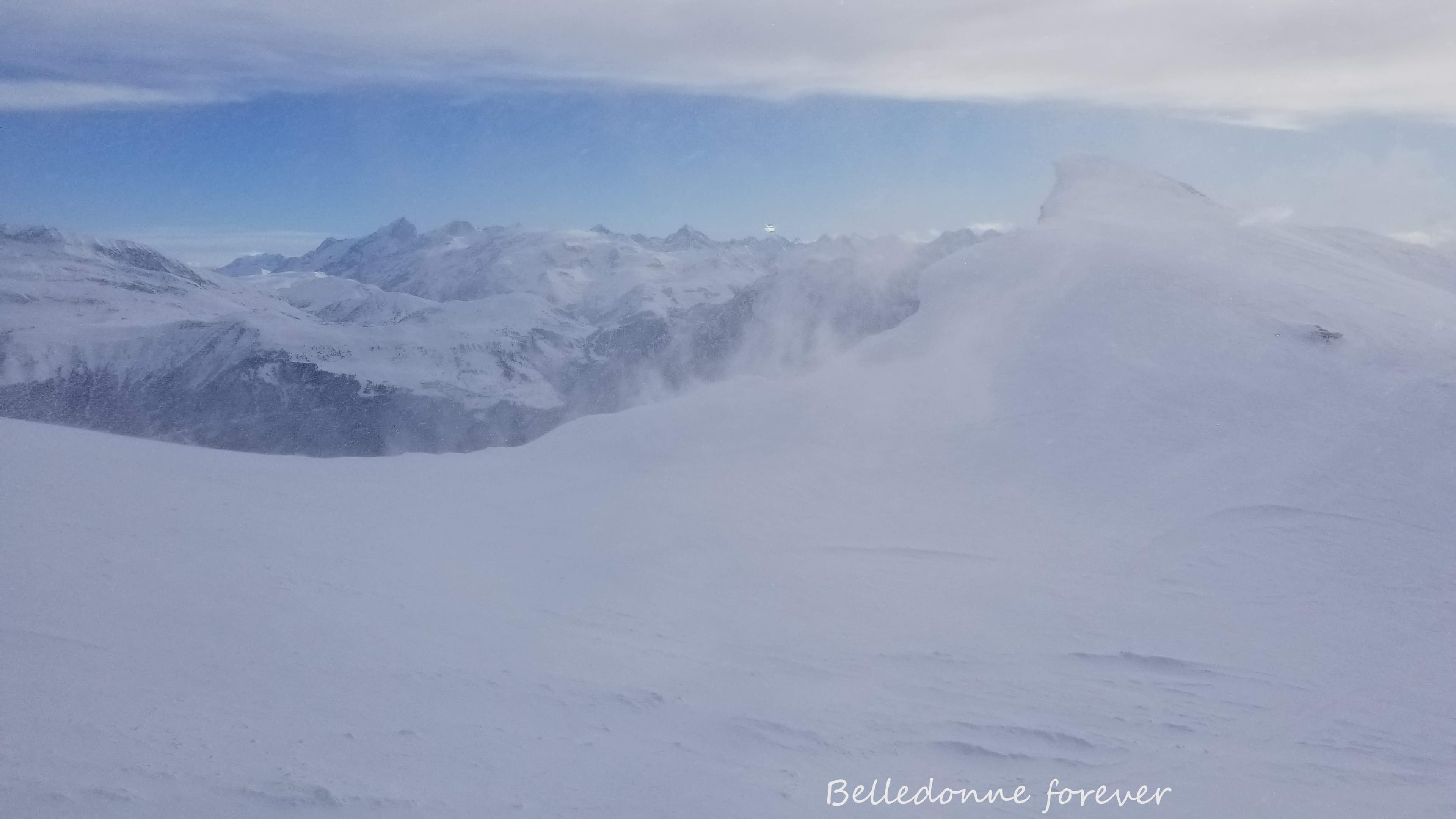 La montée au par la Vans face nord ouest protège des rafales de sud A.P.
