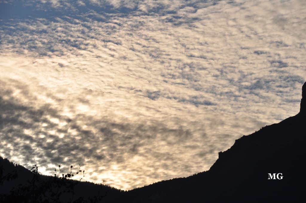 Nuages de fin de soirée embélilissant le ciel du massif de la Chartreuse !!!
