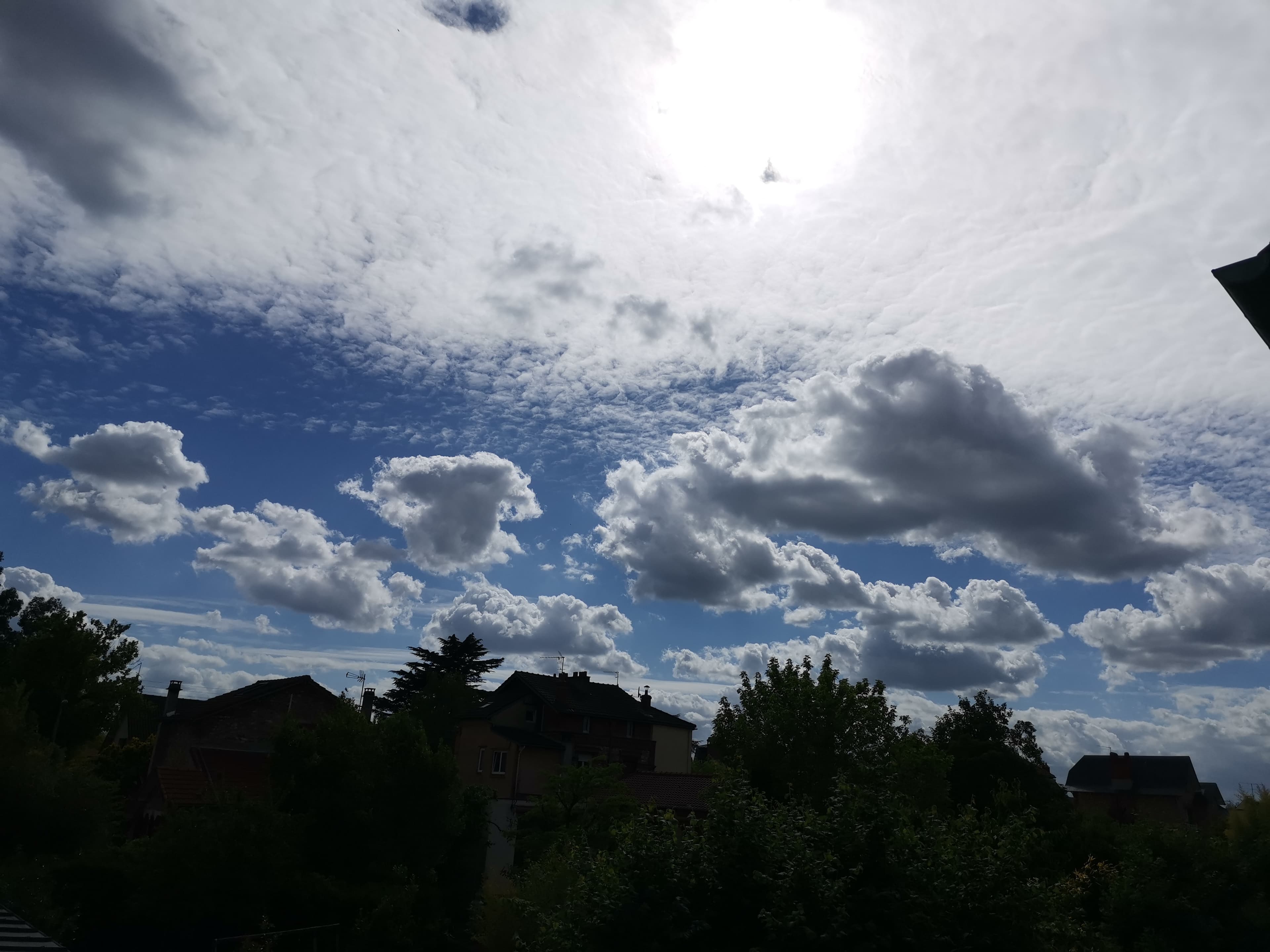 Ciel du Val d'Oise 9 juin 2022 - 17h25
