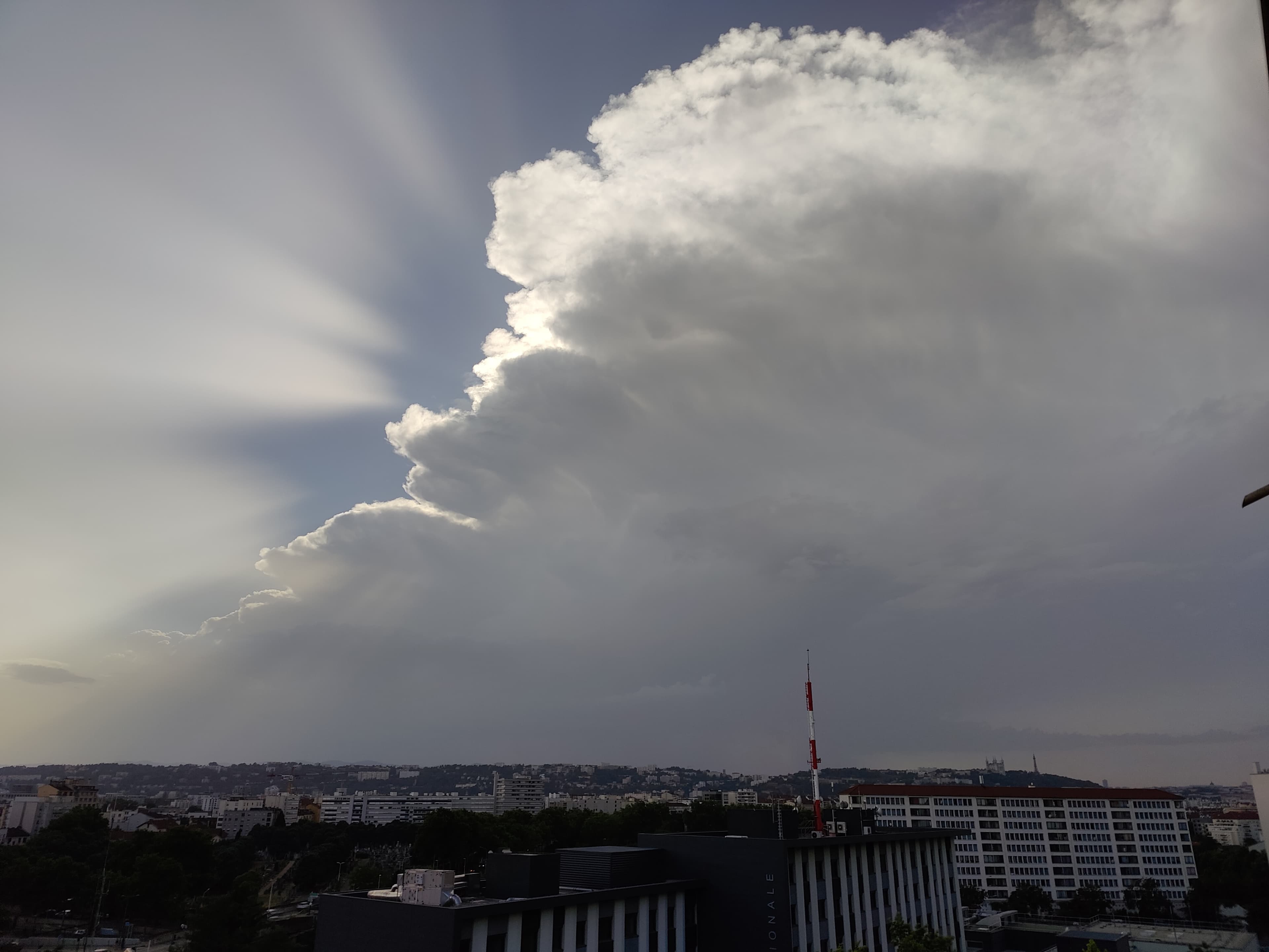 Que nous promet ce nuage ?