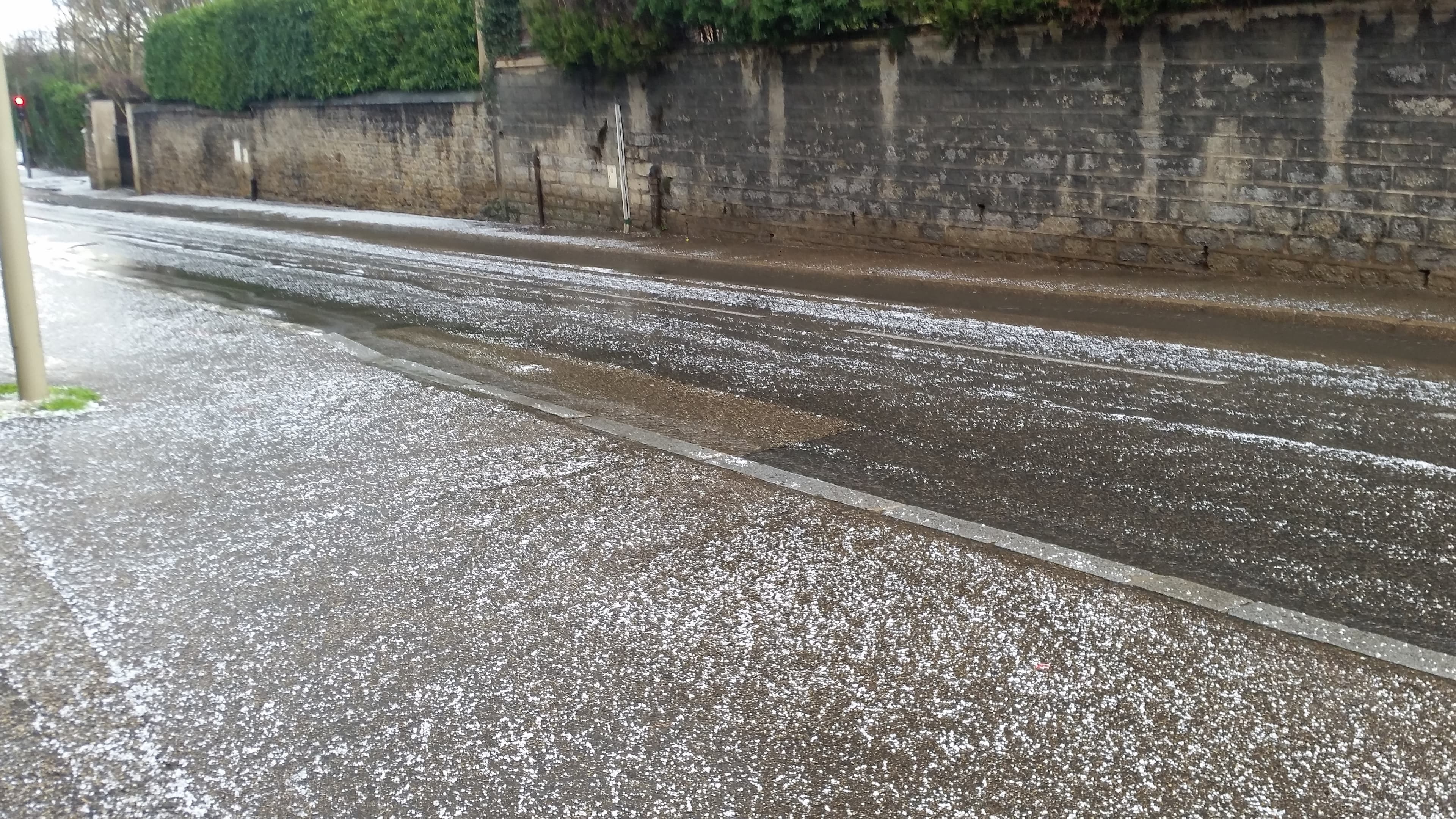 Grêle sur Champagne-au-Mont-d'Or ce 19/03 à 16h