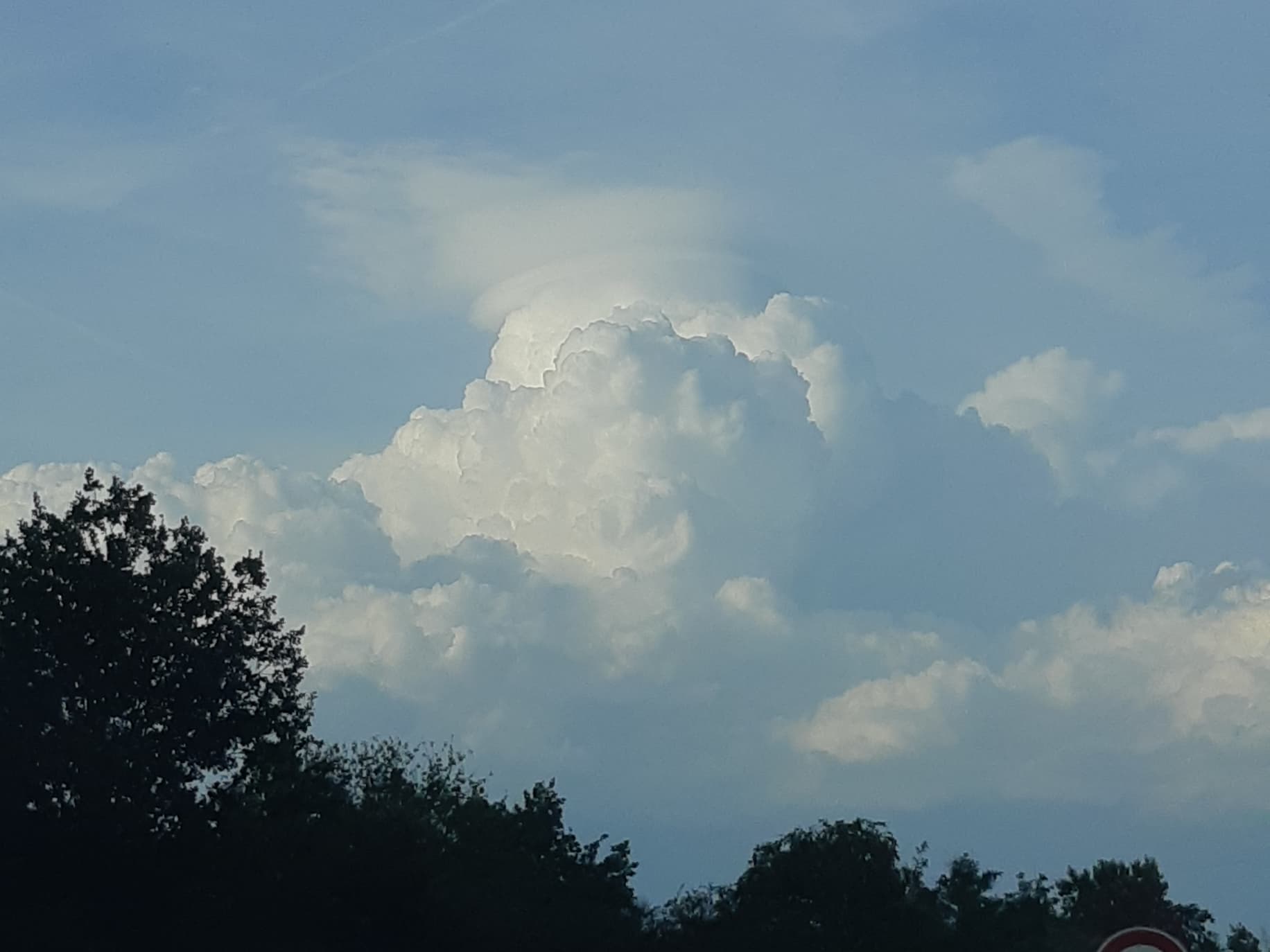 Cumulonimbus lenticularis