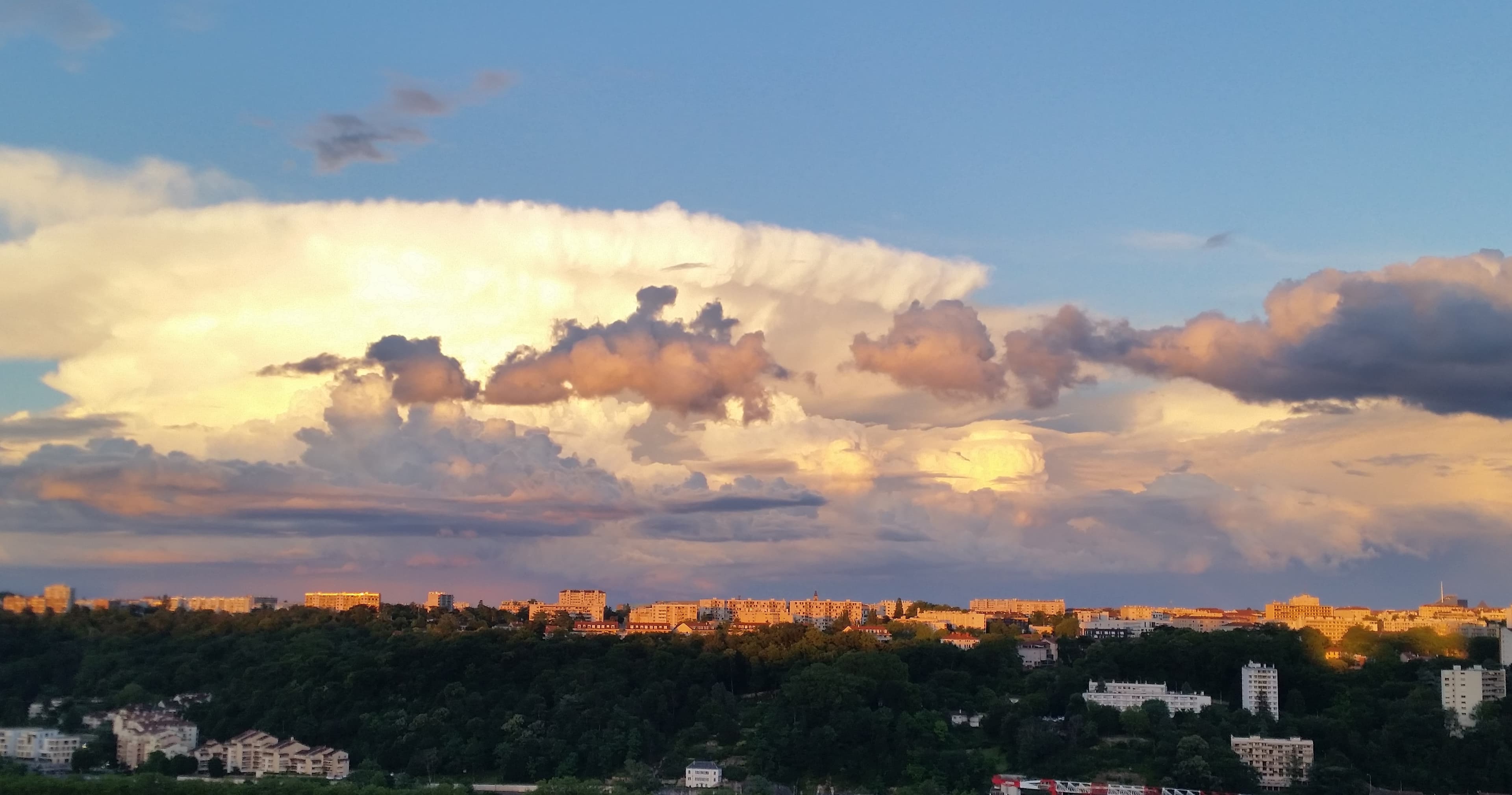 Cumulonimbus le 21-06 à21h20