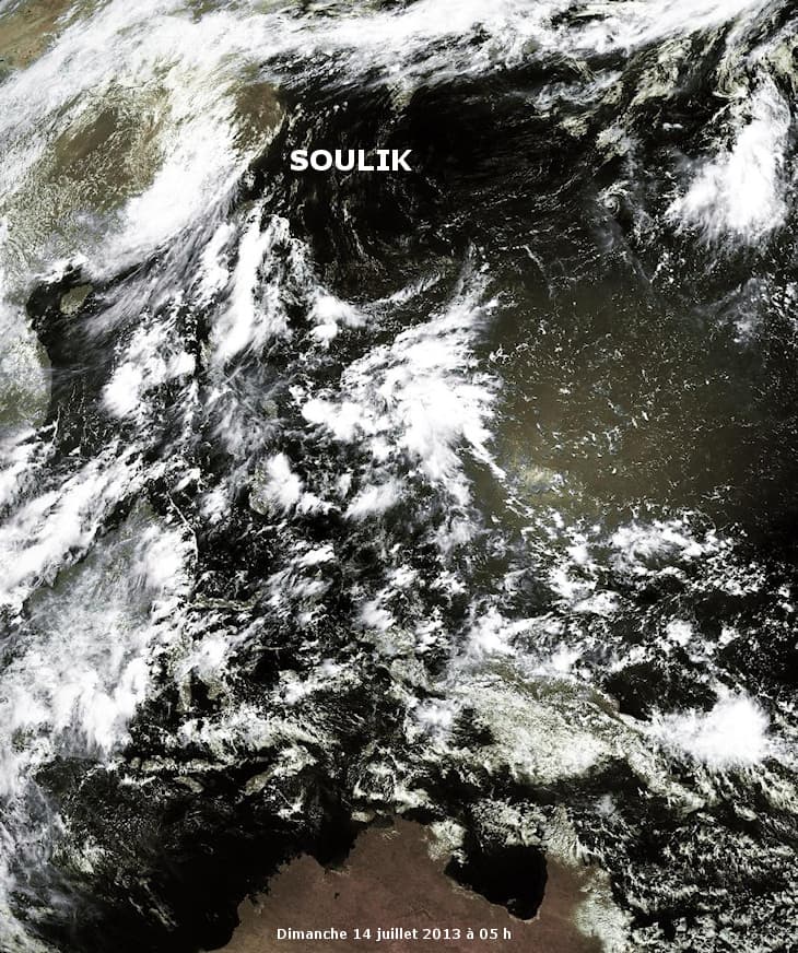 Image d'illustration pour Ex typhon Soulik : rétrogradé en tempête tropicale en Chine