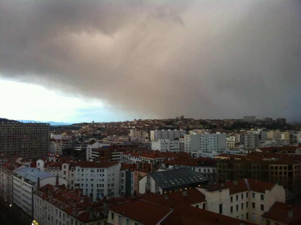 Arrivée de la pluie sur Lyon