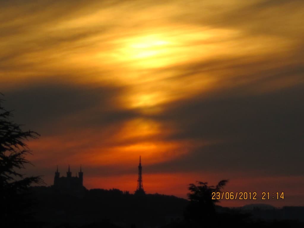 Ciel!!! Encore... et plus près.