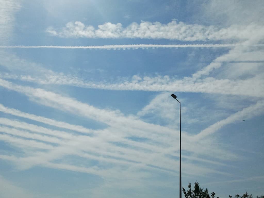 de bien jolies trainées d'avions