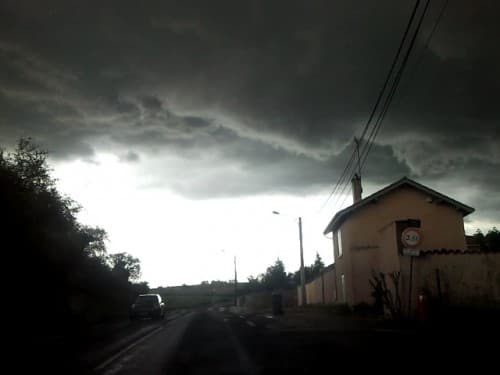 Orage de grêle à Vourles cet après midi 