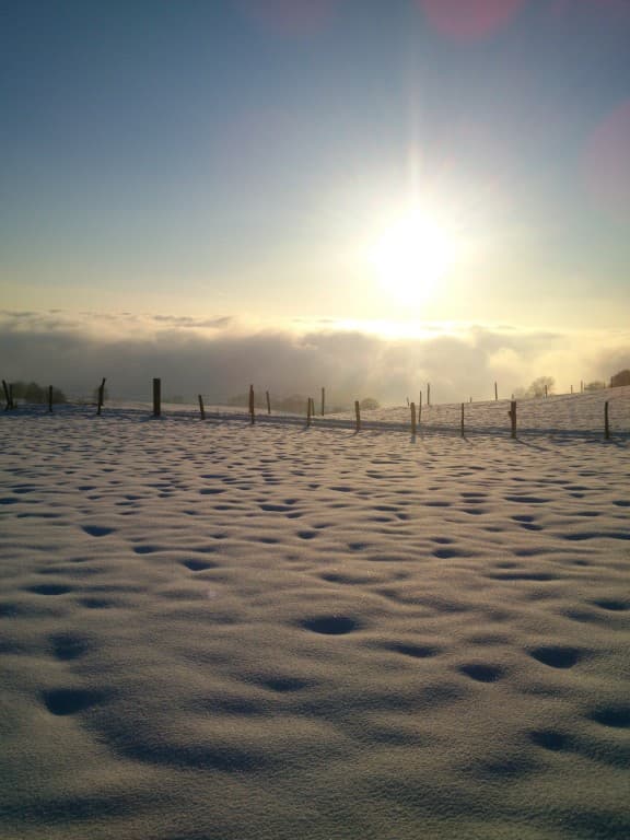 coucher de soleil après le brouillard.