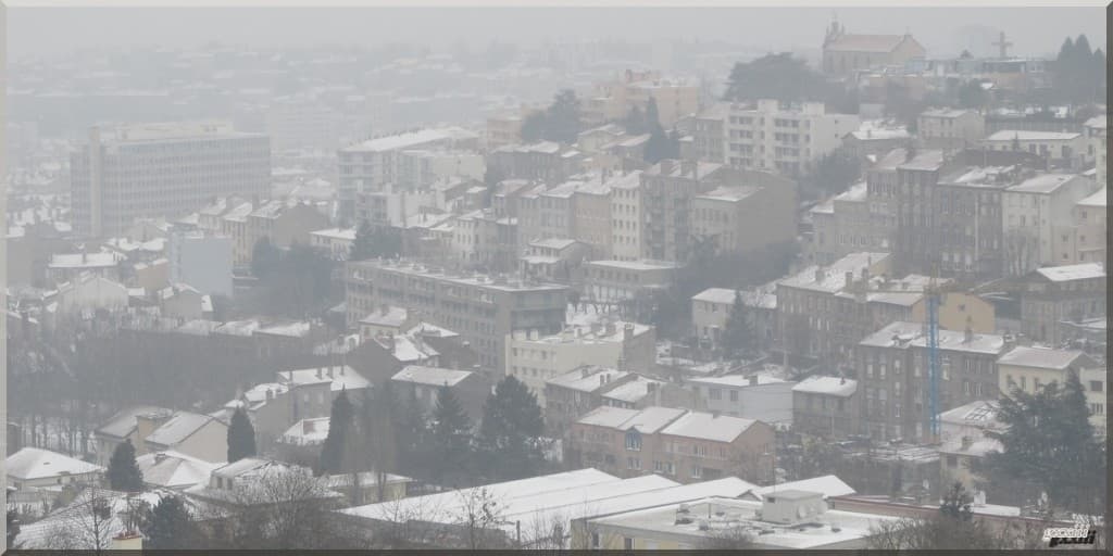 Une ville sous la neige