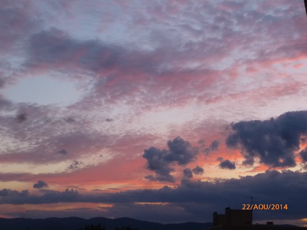 crépuscule sur les monts du Lyonnais