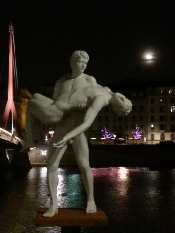 lune voilée 