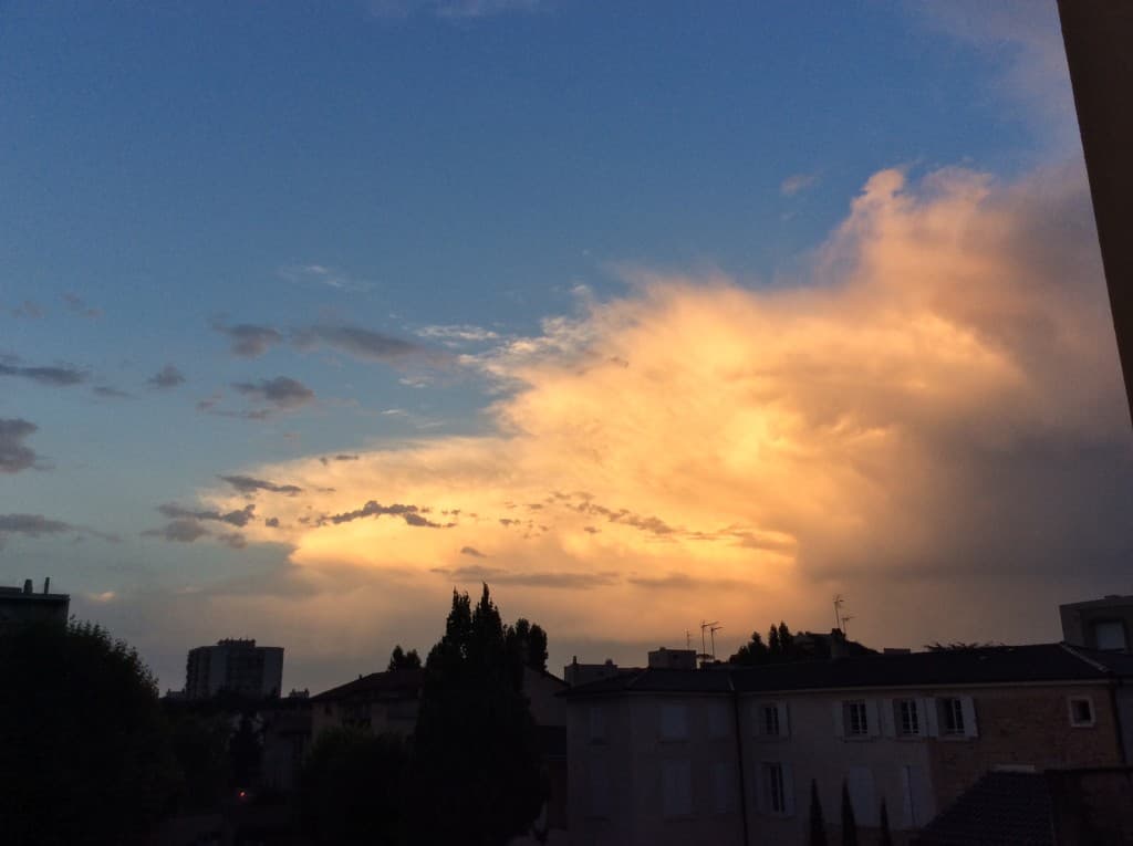 L.'orage s'éloigne