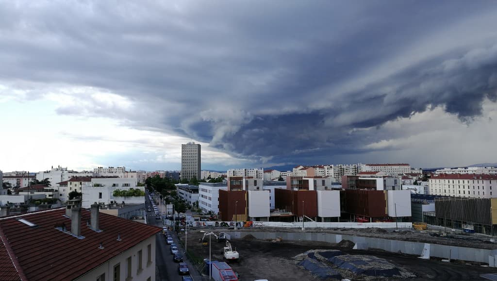 Arrivé de l'orage à Lyon
