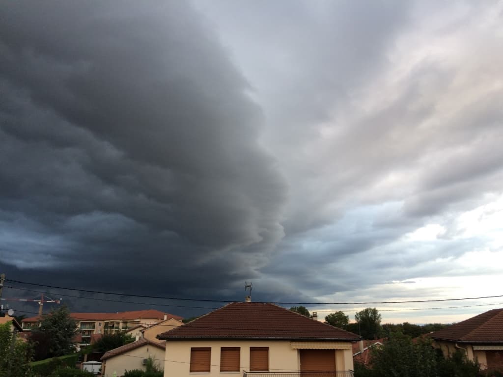 La pluie arrive sur Lyon