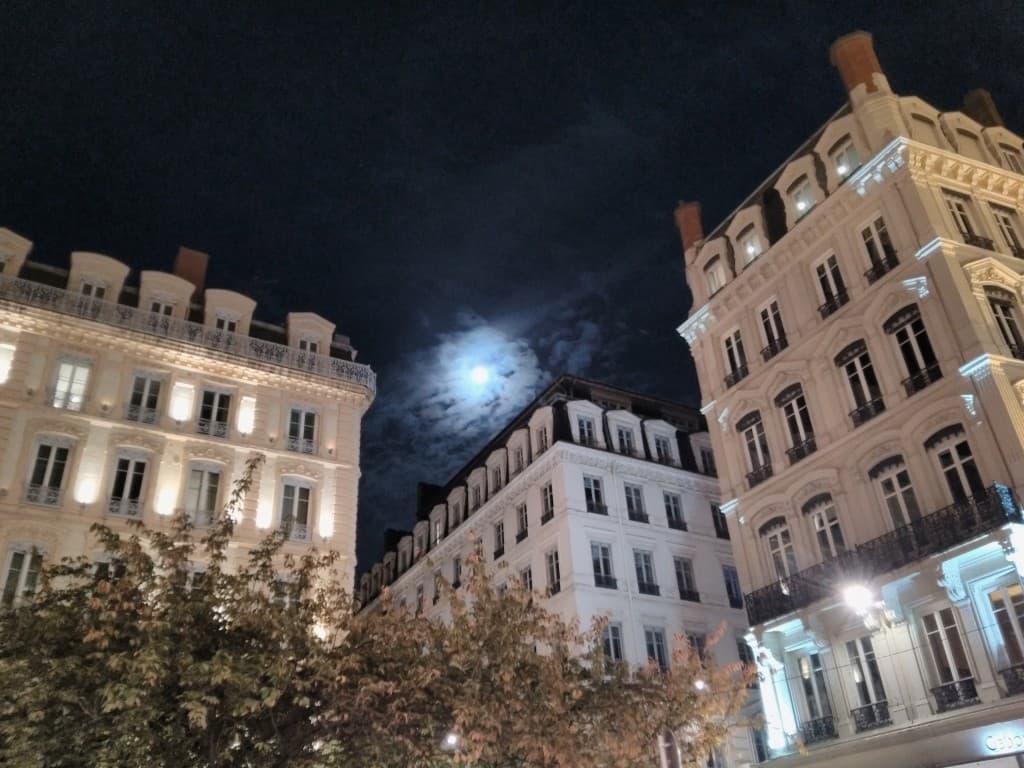 Pleine lune sur la presqu'île 