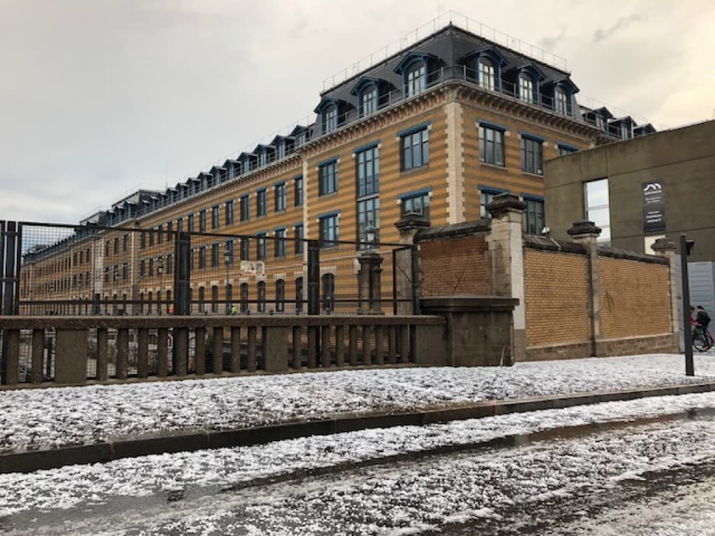 De la neige? Non de la grêle !