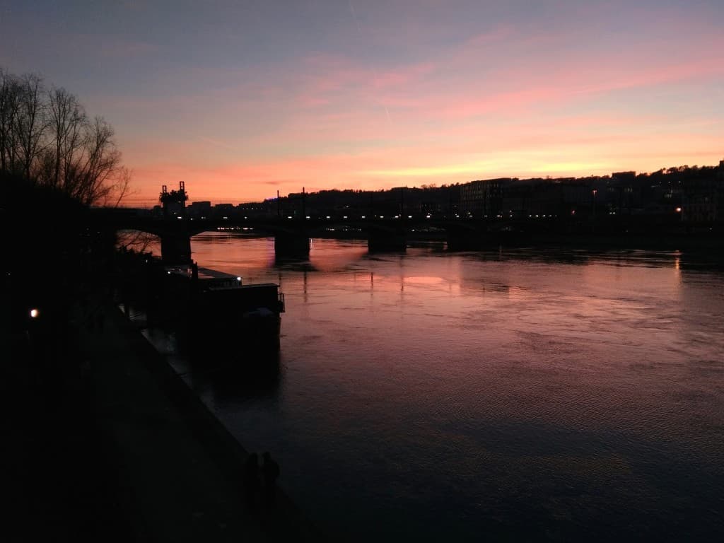 Fin d'une belle journée sur le Rhône