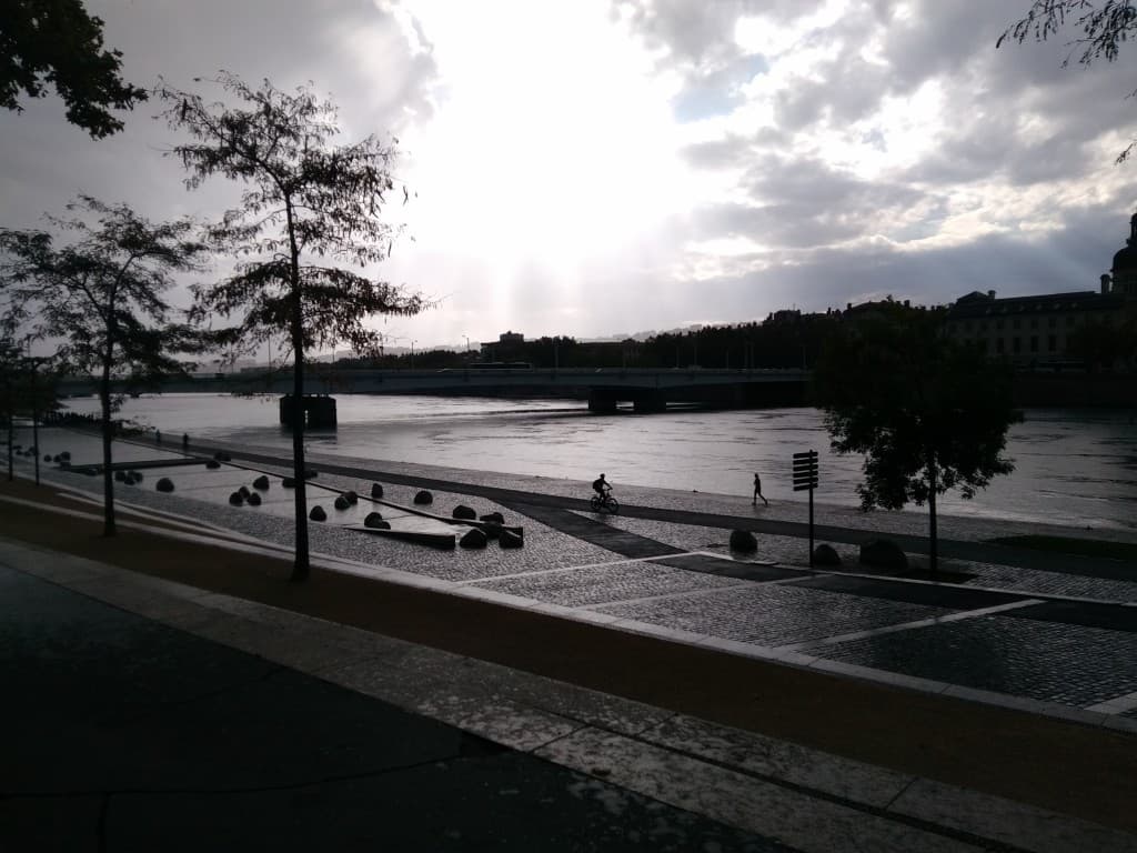 Sous l'orage 