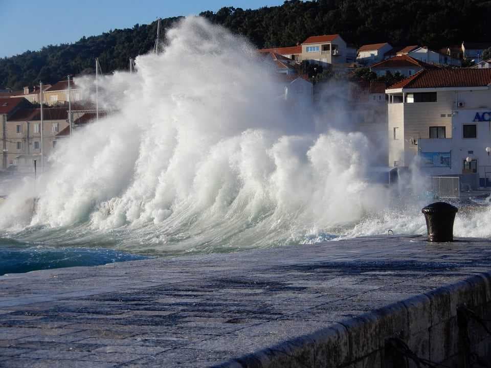 Image d'illustration pour Tempête et blizzard sur les Balkans et la Libye