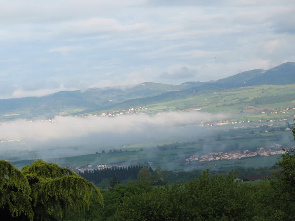 Brume ou nuages bas ? Monts du Jarez, depuis Echalas 69